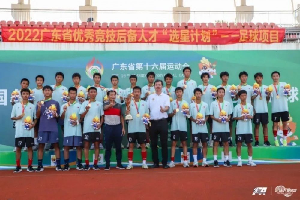 、;古天乐+张智霖+郑嘉颖果然是有颜值又有身手，智勇双全的帅哥！非常好的一部反贪廉署警匪动作电影！除了有趣的故事设置，影片制作功底也十分扎实